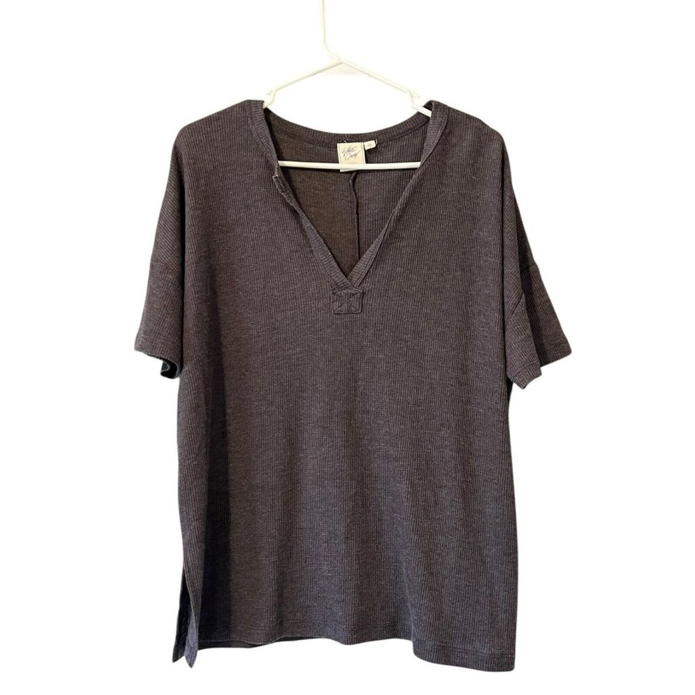 White Crow Shirt Women Size Small Ribbed Knit Short Sleeve V Neck Preppy Modern